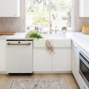 Semihandmade BOXI cabinets installed in farmhouse modern kitchen
